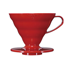 Görseli Galeri görüntüleyiciye yükleyin, Hario V60 02 Plastik Dripper — Kırmızı
