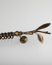 Görseli Galeri görüntüleyiciye yükleyin, Feuille 30 mm Antik Pirinç Perde Çubuğu Seti