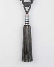 Görseli Galeri görüntüleyiciye yükleyin, İris Perde Bağlama Aksesuarı - Ventana Concept