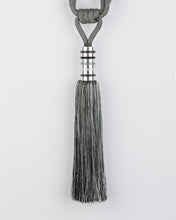 Görseli Galeri görüntüleyiciye yükleyin, İris Perde Bağlama Aksesuarı - Ventana Concept