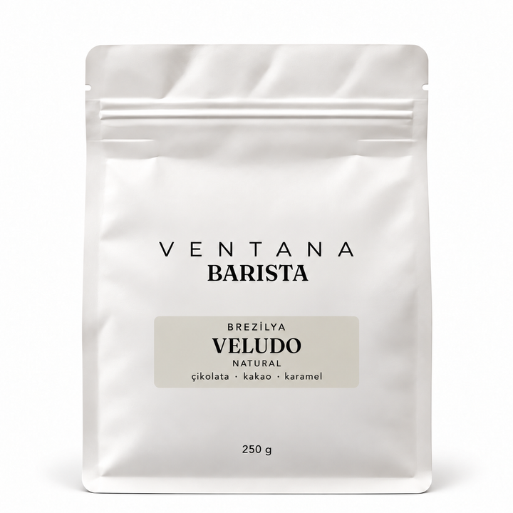 Veludo Brezilya Natural 250 g - Fog etiketli beyaz Ventana Barista kahve paketi